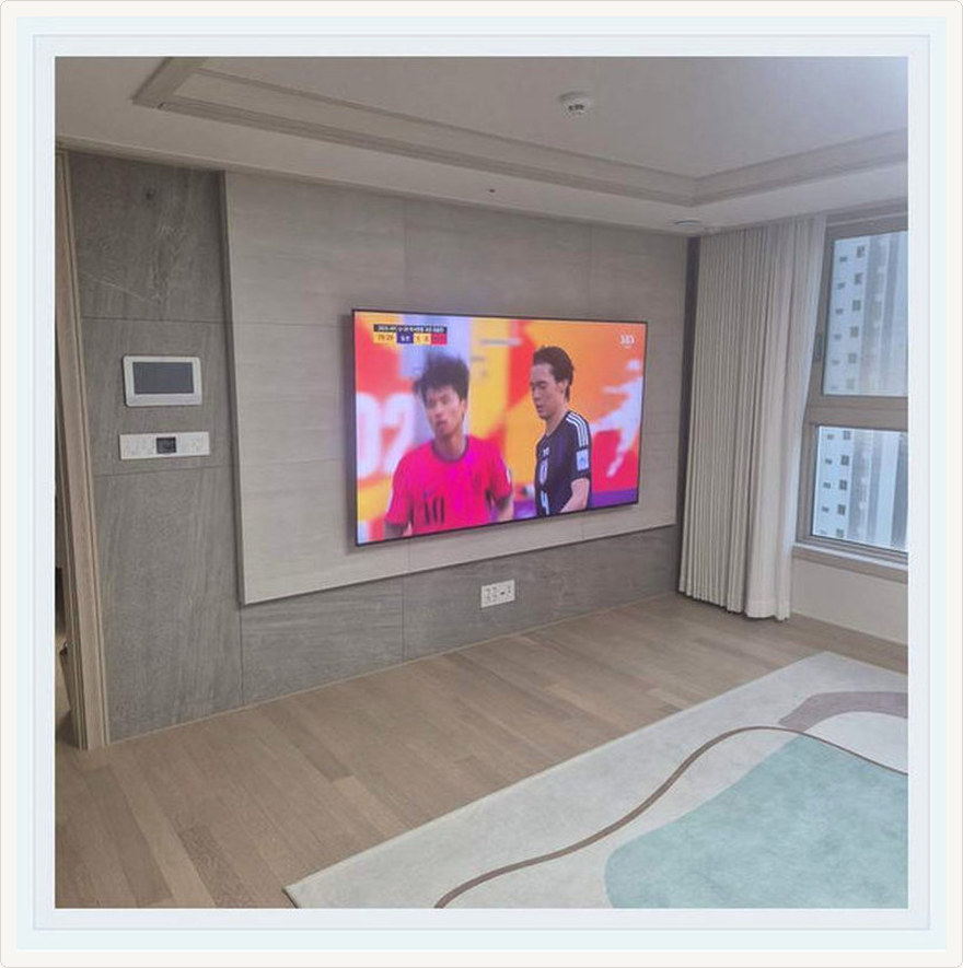 벽걸이TV 시공 참고 사진 1번째 지역 서울 55인치 거실과 서재의 서로 다른 TV 높이 1