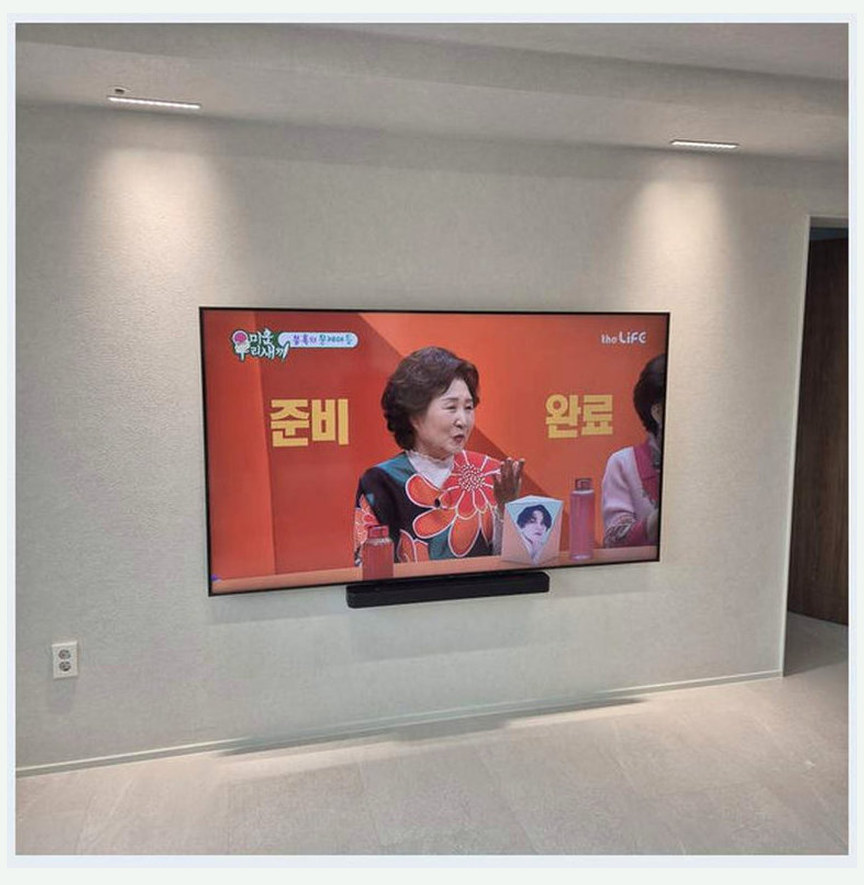 벽걸이TV 시공 참고 사진 19번째 지역 관악구 75인치 같은 벽에 가까운 크기로 재설치 1