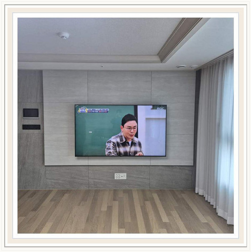 벽걸이TV 시공 참고 사진 35번째 지역 하남 70인치 작은 TV를 철거해 새 TV로 바꾸기 2